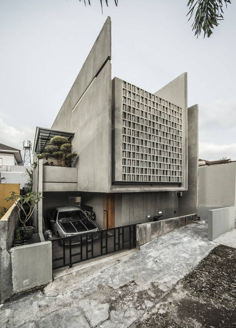 Minimax House by Ebenhaezer Lontoh | HomeAdore Brutalism House Design, Industrial Home Facade, Concrete Facade Design, Brutalism House, Industrial House Design, Industrial House Facade, Concrete Residential Architecture, Concrete Building Facade, Concrete Architecture Facade