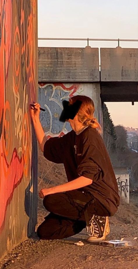 Chaoticcore Aesthetic, Street Rats Aesthetic, Street Artist Aesthetic, Graffiti Artist Aesthetic, School Kills Artists Aesthetic, Vandalism Aesthetic, Sarah Core, Street Trash, Chara Design