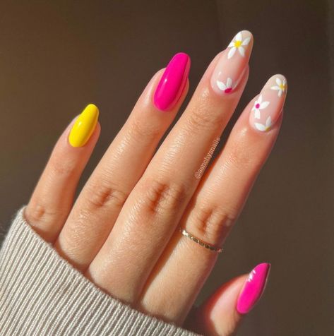 spring nails, spring nails 2022, flower nails, flower nail designs 2022, floral nails, flower french tip nails, flower nail art design Yellow Nail Art, April Nails, Yellow Nail, Bright Summer Nails, Floral Nail Designs, Floral Nail, Flower Nail Designs, Pink Nail Art, Floral Nail Art