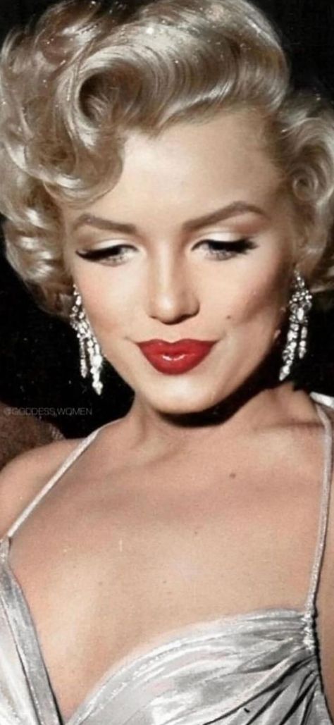 Marline Monroe Makeup, Marilyn Monroe Short Hair, Vintage Glamour Makeup, Marilyn Monroe Eye Makeup, Marylin Monroe Hairstyle, Vintage Bride Makeup, Classic Hollywood Makeup, 1950’s Makeup, Old Hollywood Glamour Makeup