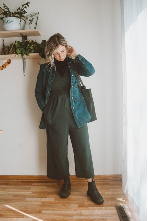 Outfits Postpartum, Nursing Outfits, Karin Emily, Nursing Friendly Outfits, Emily Style, Friendly Outfits, Olive Jumpsuit, Pregnancy Style, Girl Fashion Style