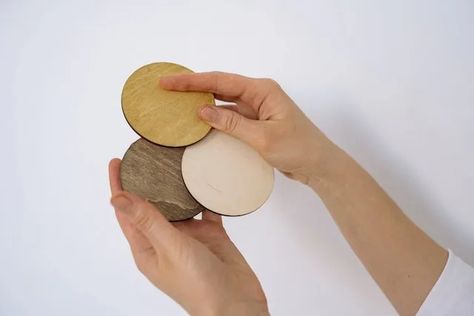 How To Make Wooden Coasters Waterproof (DIY Step-By-Step Process) Wood Coasters Diy Painted, Wood Coasters Diy, Coasters Diy, Pen Ideas, Diy Step, Diy Step By Step, Quick Diy, What To Use, Diy Coasters