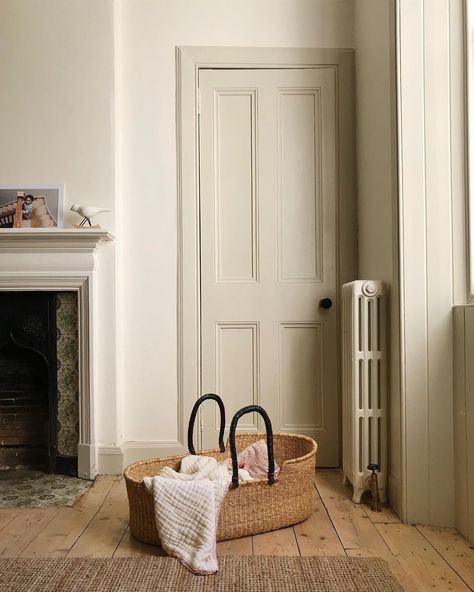 Farrow And Ball Old White Living Rooms, Old School White Farrow And Ball, Farrow And Ball Doors Internal, Farrow And Ball Skirting Boards, School House White Hallway, Farrow Ball White Tie, Farrow And Ball Woodwork, Doors Painted Different Than Trim, Hallway Farrow And Ball