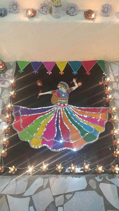 Rangoli with mirrors Dandiya Board Decoration, Dashain Decoration In School, Mirror Rangoli Designs, Navratri Soft Board Decoration, Navratri Board Decoration In School, Dandiya Rangoli, Dussehra Decoration Ideas In School, Navratri Decoration Ideas For School, Dusshera Rangoli