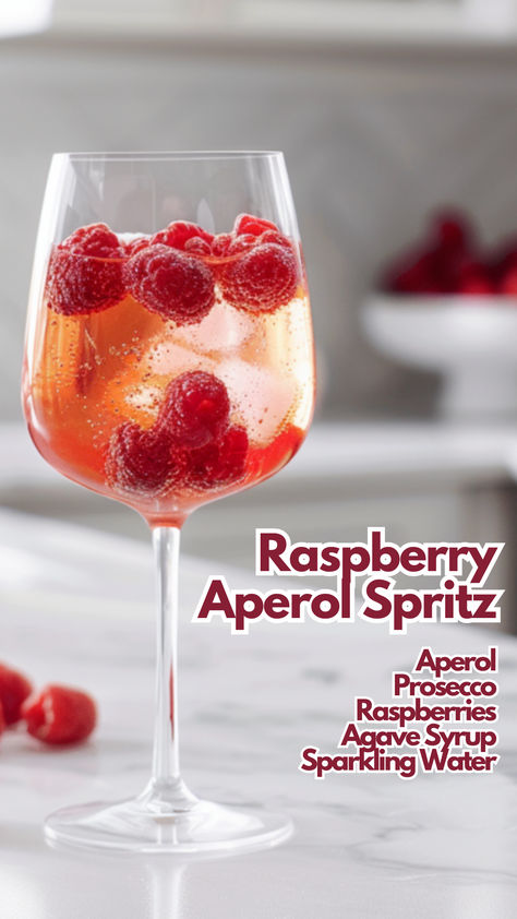 Raspberry Aperol Spritz Spritz Aesthetic, Aperol Cocktails, Spritz Cocktails, Autumn Drinks, Water Cocktails, Cocktail Cards, Aperol Spritz Recipe, Raspberry Cocktail, Spritz Cocktail