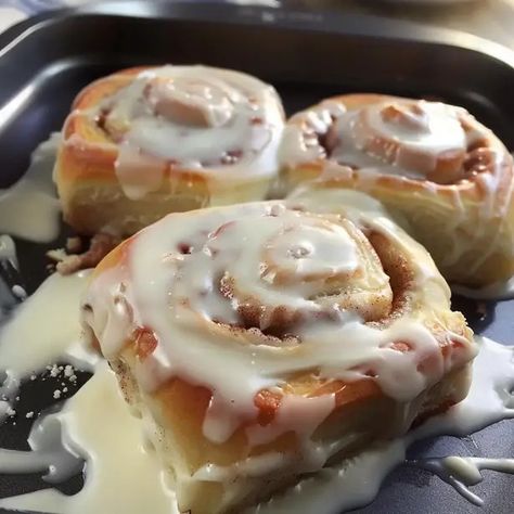 Bisquick Cinnamon Rolls Bisquick Cinnamon Rolls, Chaffle Recipe, Cinnamon Scones, Homemade Cinnamon Rolls, Cream Cheese Glaze, Breakfast Sweets, Cinnamon Rolls Homemade, Protein Shake, Raspberry Jam