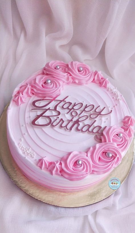 Pink Colour Cake Designs Simple, Deco Cake Simple, 1pound Cake Design, Easy Buttercream Cake Decorating, Simple Birthday Cake Designs Ideas, Simple Pretty Cake Designs, Simple Cake Design For Beginners, Cake Designs Birthday Pink, Simple Pink Cake Design