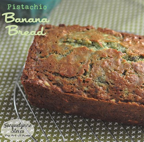 Pistachio Bread, Friendship Bread Recipe, Cake Chorizo, Pistachio Recipes, Friendship Bread, St Patricks Day Food, Green Food, Salty Cake, Cake Easy