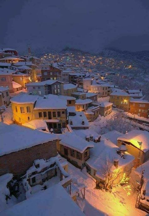 Snowfall of Kabul Afghanistan . Afghanistan Landscape, Pashtun People, Middle East Culture, Afghanistan Photography, Afghanistan Culture, Kabul Afghanistan, Snowy Night, Tumblr Pics, Afghan Clothes