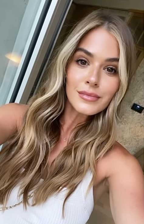 Jojo Fletcher Hair Blonde, Joelle Fletcher Hair, Jojo Fletcher Hair, Fletcher Hair, Joelle Fletcher, Jojo Fletcher, Brown Highlights, Hair Blonde, Beauty Trends