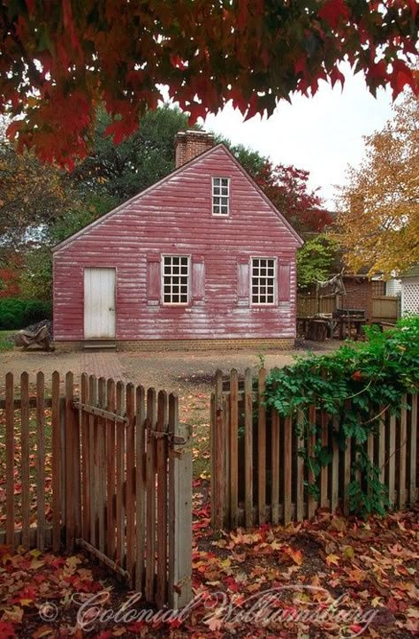 leaves, fence: Colonial Williamsburg Va, Colonial Williamsburg Virginia, Saltbox Houses, Colonial Homes, Primitive Homes, Williamsburg Virginia, Salt Box, Williamsburg Va, Colonial Williamsburg