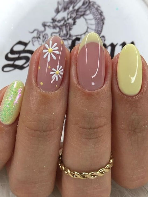 15 Best Short Spring Nails for a Trendy and Minimalistic Look | The KA Edit Nails Pastel Yellow, Green And Yellow Nails, Spring Nails Pastel, Nails Colour, Summer Nails Colors Designs, Disney Nail Designs, French Tip Manicure, Nails Pastel, Yellow Nail Art