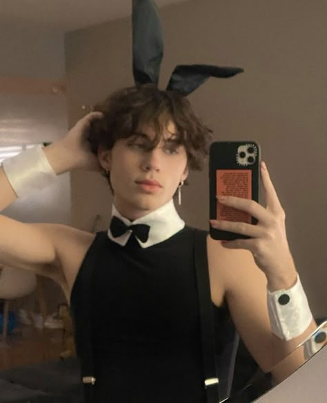 Gay Costume, Gay Outfits, Bunny Halloween Costume, Hot Halloween Outfits, Cute Couple Halloween Costumes, Halloween Men, Boy Halloween Costumes, Halloween This Year, Halloween Costume Outfits