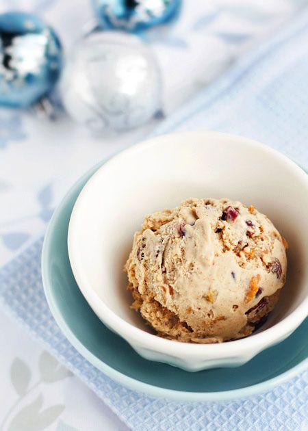 15 Festive Winter Ice Creams Christmas Pudding Ice Cream, Holiday Ice Cream, Christmas Ice Cream, Ice Creamery, Tasty Ice Cream, Holiday Desserts Christmas, Sorbet Ice Cream, Pudding Ice Cream, Popsicle Recipes