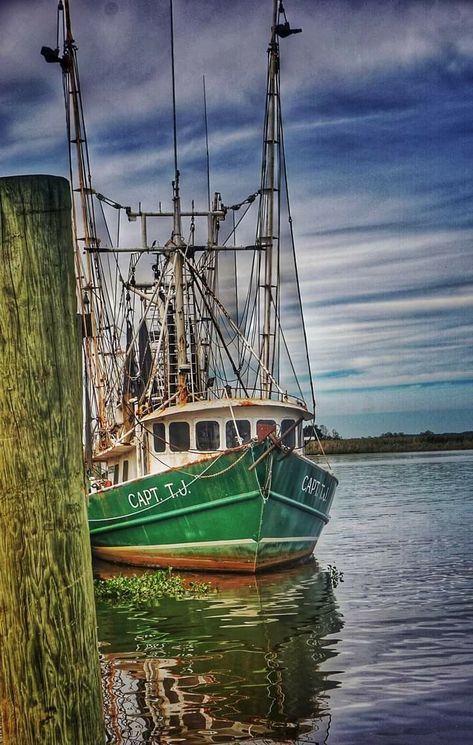 Ocean Things, Shrimp Boats, Idea Paint, Watercolor Boat, Sport Fishing Boats, Shrimp Boat, Mermaid Artwork, Louisiana Art, Bay Boats