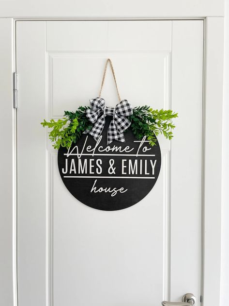 Custom Welcome Door Sign Front Family Name Hanger Decor - Etsy India Outside Door Decor Front Entry, Outside Door Decor, House Entrance Doors, Sign Hanger, Wood Door Sign, Name Hangers, Welcome Door Sign, Welcome Signs Front Door, Couples Bridal Shower