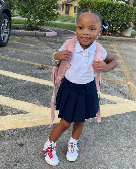 First Day Of School Outfit Kindergarten, Preschool Uniform Ideas For Kids, Toddler Girl School Uniform Outfits Ideas, Toddler Uniform Outfits Ideas, Toddler Girl School Outfits, Kids School Uniform Ideas, Kindergarten Clothes Girl, Kids Outfits Daughters, School Uniform Kids