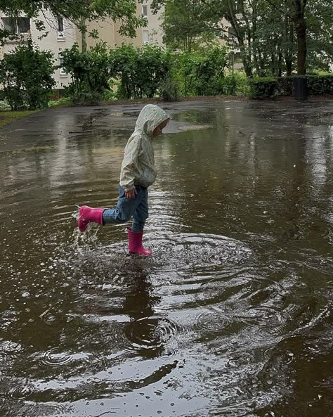 child, childhood, rain, happy childhood Childhood Magic Aesthetic, Childhood Rain Memories, Cozy Childhood Hideaway Aesthetic, 2010s Childhood Aesthetic, Y2k Childhood Aesthetic, Girl Childhood Aesthetic, 80s Childhood Aesthetic, Childhood Nostalgia Photography, Growing Up Poor Aesthetic