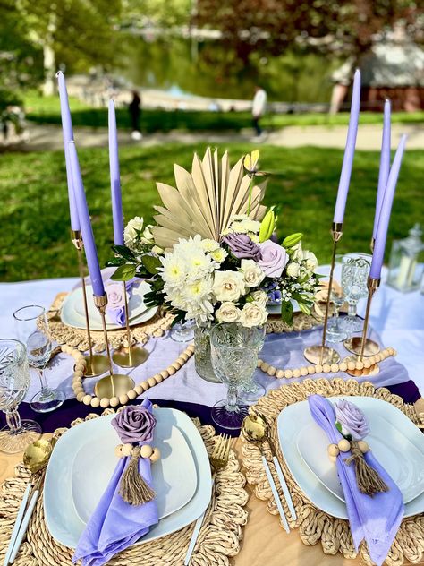 Purple Picnic Aesthetic, Purple Garden Party, Enchanted Picnic, Purple Picnic, Picnic In Central Park, Rapunzel Wedding Theme, Bridal Picnic, Pink Purple Party, Picnic Brunch