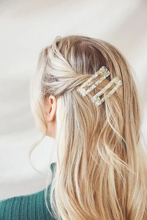 Barettes Hairstyles, Snap Clips Hairstyles, Modern Updos, Hairstyles With Barrettes, Small Hair Clips, Rectangle Design, Clip Hairstyles, Hair Envy, Hair Barrettes