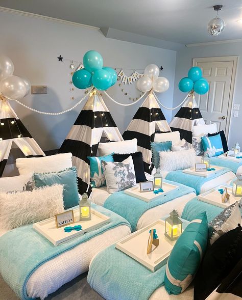 The details, pillows, tiffany blue...😍 Yesterday we set up this fabulous Tiffany&Co. / Breakfast at Tiffany’s inspired party for Lila’s 14th birthday! This theme is classy, elegant and perfect for teenage girlies that want to have a unique slumber party! 🩵💍✨ ✨ ✨ #teepees #thekampout #slumberparty #sleepover #glampteepees #howdyyall #teepeebirthdayparty #OKC #customparty #shopsmallbusiness #okcpartyideas #thelittlekampout #shoplocal #kidsparty #sleepoverparty #slumberparty #familyslumberparty... Hotel Birthday Parties, Sweet 16 Party Themes, Christmas Sleepover, Bday Stuff, Sleepover Ideas, 16 Birthday, 14th Birthday, Sweet 16 Parties, Breakfast At Tiffanys