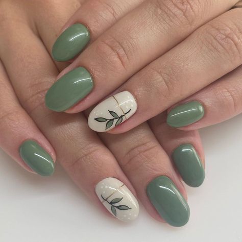 AMY BLAIR Nail Technician on Instagram: “I shared allllll the fall nail inspiration on my stories today. Go check it out! Products used: @prestogel in Sc-134 and 111…” Olive Green Nails, Fall Nail Inspiration, Leaf Nail Art, Olive Nails, Green Nail Art, Green Nail Designs, Cream Nails, Cute Gel Nails, Short Acrylic Nails Designs