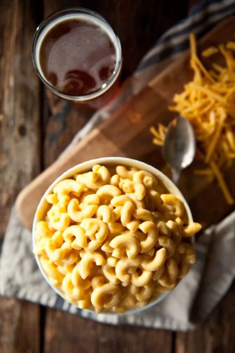 Birthday Ideas For Men, Make Mac And Cheese, Beer Mac And Cheese, Crockpot Favorites, Making Mac And Cheese, Beer Food, Cooking With Beer, Ninja Recipes, Beer Cheese