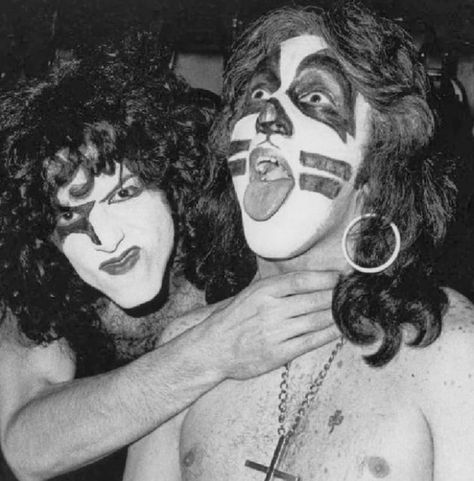 Banda Kiss, Eric Singer, Glam Rock Bands, Band Kiss, Vinnie Vincent, Kiss Images, Eric Carr, Peter Criss, Kiss Army