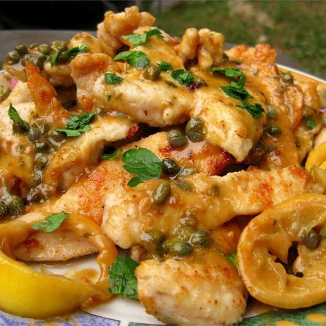 Lemon Chicken Piccata Lemon Chicken Piccata, Chicken Piccata Recipe, Herb Roasted Potatoes, Chicken Breast Seasoning, Cook Chicken, Chicken Piccata, Low Sodium Chicken Broth, Poultry Recipes, Lemon Chicken