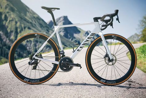 Canyon's Ultimate range receives a spruce up for 2021 - Cycling Weekly Canyon Ultimate, Canyon Bike, Bike Technology, Best Road Bike, Motorcross Bike, Trial Bike, Cycling Race, Canyon Road, Gravel Bike