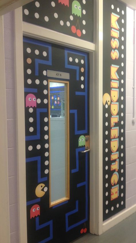 PacMan door display Pacman Hallway Decorations, Game Room Door Ideas, Decades Decorations Ideas, Decades Decorations, Homecoming Door Ideas, Science Classroom Door, 1980s Theme, Game Night Decorations, Homecoming Decorations