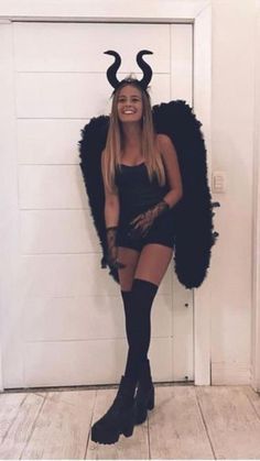 #teachergrouphalloweencostumes #grouphalloweencostumesforwork #groupcostumeideas #triohalloweencostumes #triocostumes #halloweencostumes2022 #baddiehalloweencostumes #uniquehothalloweencostumes #fantasiasfemininas #disfracesdehalloween #disfraz #grouphalloweencostumesforwork Maleficent Halloween Costume, Maleficent Halloween, Angel Halloween Costumes, Classy Halloween Costumes, Hot Halloween Outfits, Devil Costume, Cute Couple Halloween Costumes, Pretty Halloween, Trendy Halloween Costumes