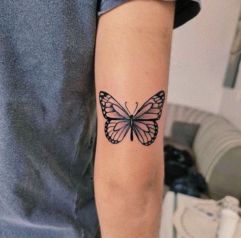 Butterfly Tattoos On Arm, Butterfly Tattoos For Women, Wrist Tattoos For Women, Butterfly Tattoo Designs, Thigh Tattoos Women, Butterfly Tattoos, Classy Tattoos, Cute Tattoos For Women, Discreet Tattoos