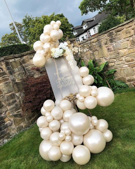 Pearl white balloons 63Pcs in 4 sizes:5”30pcs/ 10” 20pcs/ 12” 10pcs/18“ 3pcs，with 3pcs tools,enough for 8-10FT Garland Arch,Perfect for : Wedding, Bride to BE Party,Engagement,anniversary,Bridal shower. Ivory Balloon Garland, Pearl Balloons, Pretty Balloons, Summer Party Themes, Anniversary Decorations, White Balloons, Background Decoration, Balloon Arch, Anniversary Parties