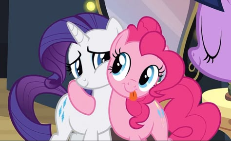 ೀ Rarity — Pinkie Pie — Hearth’s Warming Eve — MLPFiM S2 — Icon, PFP, Profile Picture — My Little Pony Friendship is Magic Pink Pie, My Little Pony Rarity, Pfp Profile, My Little Pony Characters, Pinkie Pie, Friendship Is Magic, My Buddy, Icon Pfp, Build A Bear