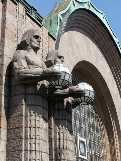 guttae: Eliel Saarinen: Helsinki Central Railway Station (1904-19) Eliel Saarinen, Architecture Series, University Of Sheffield, University Of Manchester, Metal Bunk Beds, Art Deco Buildings, Organic Design, School Architecture, Art Deco Interior