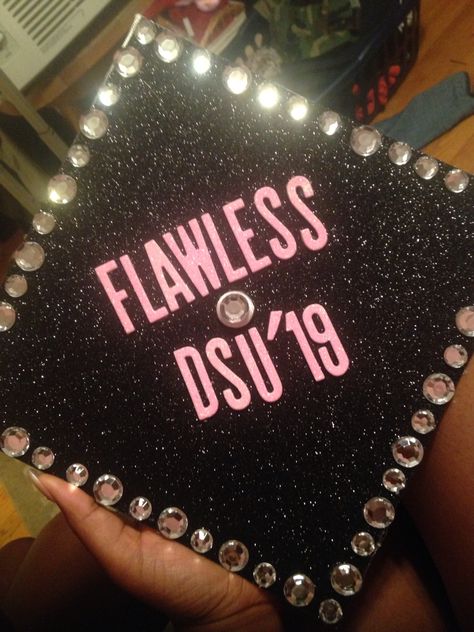 Beyonce Graduation Cap Ideas, Beyonce Graduation Cap, Decorated Graduation Caps, College Grad Cap Ideas, Graduation Cap Decoration Diy, College Graduation Cap Decoration, Senior Szn, Grad Cap Ideas, Graduation Cap Ideas