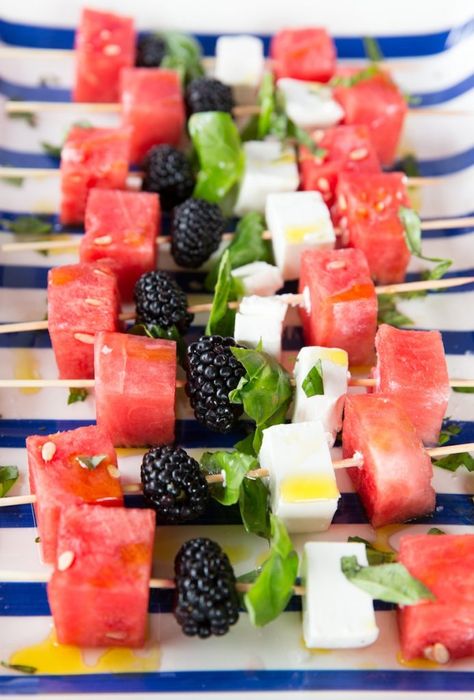 Pool Party Snacks, Watermelon Basil, Recipe Crockpot, 100 Calorie Snacks, Watermelon And Feta, Camille Styles, Watermelon Recipes, Summer Grilling, Spaghetti Recipes