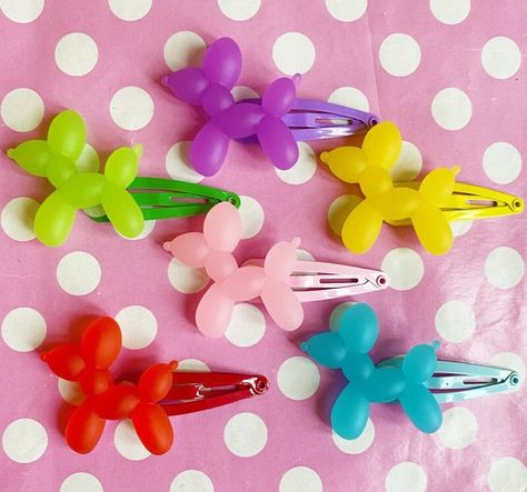 Cute Balloon Dog Hair Clip in Green Red Yellow Pink Purple or - Etsy Silly Clothes, Rose Violette, Balloon Dog, Kid Core, Funky Jewelry, Really Cute Outfits, Character Outfits, Dog Hair, Barrettes