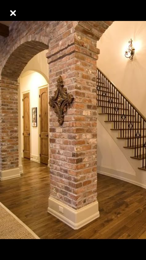 Interior Brick Archway, Archways In Homes, Brick Archway, Brick Columns, Hacienda Style Homes, Renovation Architecture, Brick Interior, Brick Decor, Colonial Design