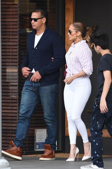 Jennifer Lopez Style, Jennifer Lopez Outfits, J Lo Fashion, Casual Work Outfits, White Casual, Street Style Looks, Jennifer Lopez, Beverly Hills, Outfits Casuales