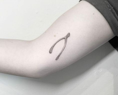 Wishbone Tattoos Wish Bone Tattoo Traditional, Wishbone Tattoo Design, Wish Bone Tattoo, Wishbone Tattoo, Charm Tattoo, Wish Bone, Bone Tattoo, Neck Bones, Bone Tattoos