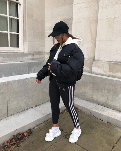 Adidas Leggings Outfit Winter, Adidas Leggings Outfit, Legging Adidas, Looks Adidas, Adidas Outfit Women, Look Legging, Adidas Leggings, Leggings Outfit, Chill Outfits