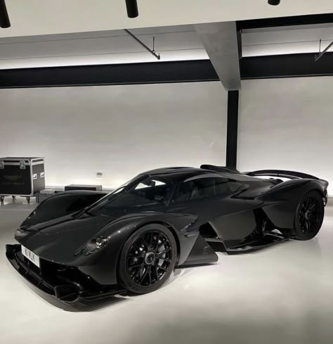 Aston Martin Valkyrie, Tmax Yamaha, 600 Followers, Modern Cars, Fast Sports Cars, Street Racing Cars, Super Luxury Cars, Fancy Cars, Pretty Cars