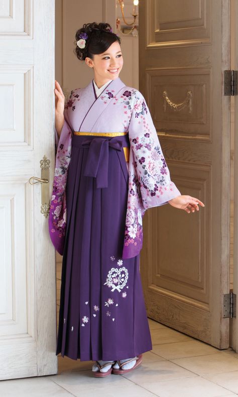 kimono daisuki // tumblr.com Japanese Style Dress, Furisode Kimono, Japanese Traditional Clothing, Cute Kimonos, Kimono Japan, Traditional Japanese Kimono, Kimono Outfit, Mode Kimono, Japan Outfit