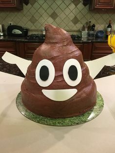 1000+ ideas about Poop Cake on Pinterest | Toilet Cake, Emoji Cake ... Poo Emoji Cake, Poop Emoji Cake, Poop Cake, Pooh Cake, Emoji Cake, Emoji Birthday Party, Novelty Birthday Cakes, Cake Decorating Icing, Emoji Birthday