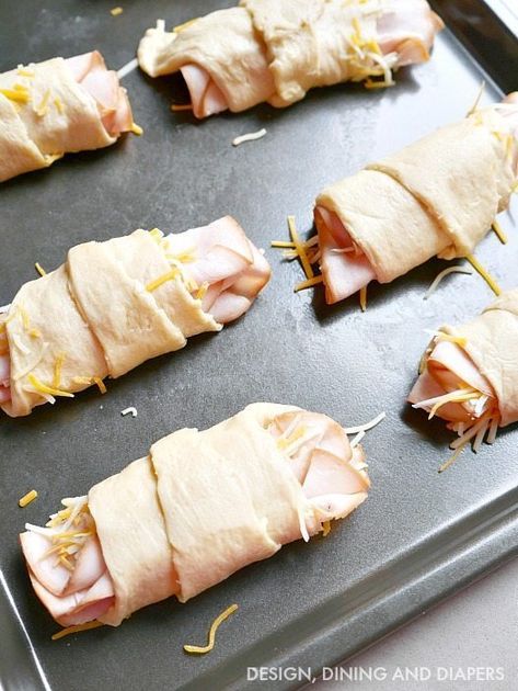 Turkey and Cheese Easy Crescent Roll Ups Cressant Roll Recipes, Roll Ups Appetizers, Cressant Rolls, Meat Roll Ups, Crescent Roll Ups, Cheese Crescent Roll Recipes, Easy Crescent Roll Recipes, Meat Roll, Turkey Lunch