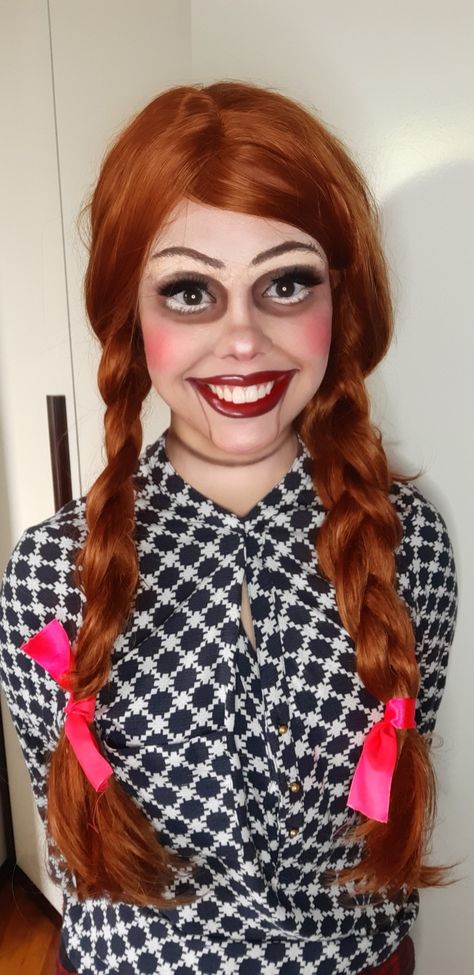 Anabelle Halloween Costumes, Anabelle Makeup, Annabelle Makeup, Makeup Easy, Halloween Makeup Easy, Spooky Season, School Stuff, Halloween Makeup, Savannah