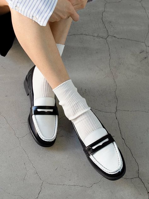 White loafers outfit