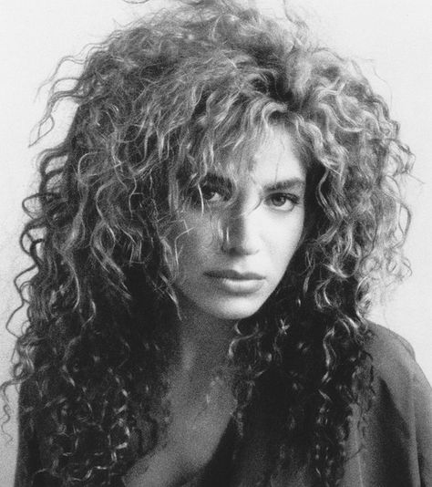 TAYLOR DAYNE | Travis the Music Man Pictures Of The Stars, Taylor Dayne, 1980s Hair, Star Pics, Freestyle Music, Paula Abdul, 17 August, The Music Man, Big Curly Hair